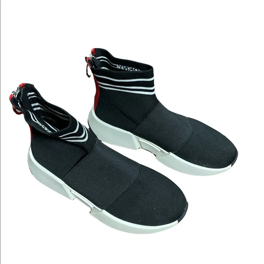DKNY Marine Black and White Sole Top Sneakers size 6 - Picture 2 of 13